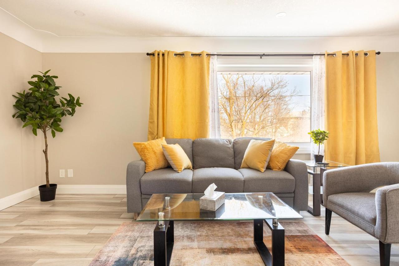 Entire 2 Bedroom Apartment Downtown - U3 Ватерлоо Экстерьер фото