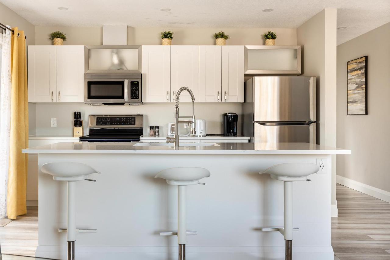 Entire 2 Bedroom Apartment Downtown - U3 Ватерлоо Экстерьер фото